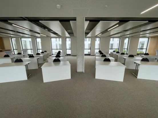 Konferenztisch rechteckig 1,2x 0,8 m mit Blende