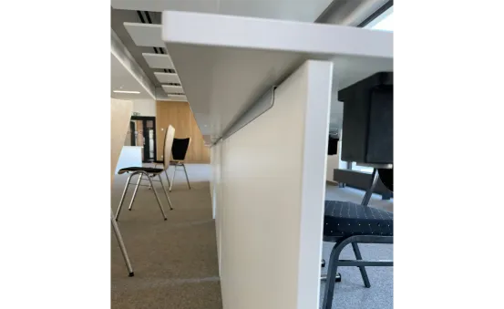 Konferenztisch rechteckig 1,2x 0,8 m mit Blende