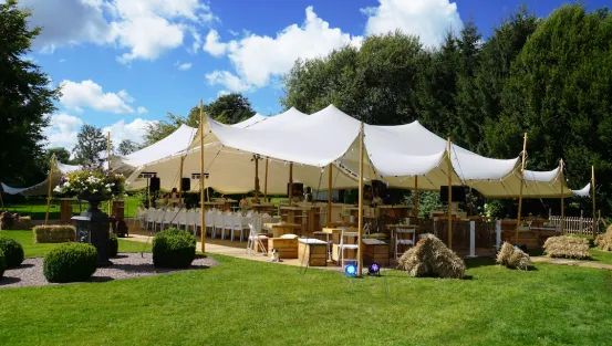 Stretchzelt 15 x 20m  (SET) mit Boden